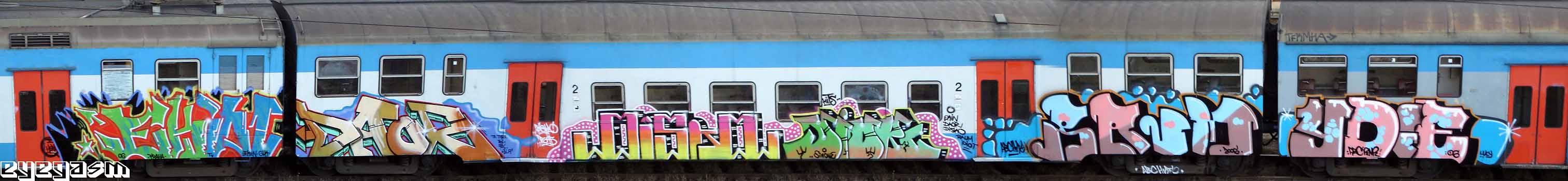 ekin-daor-disko-dior-raum-ydie01.jpg