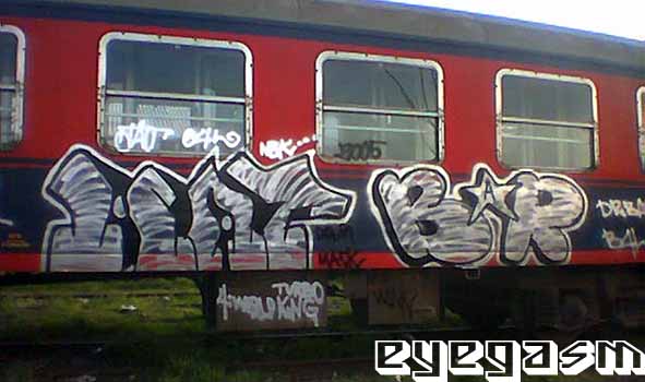 hat-bar01.jpg