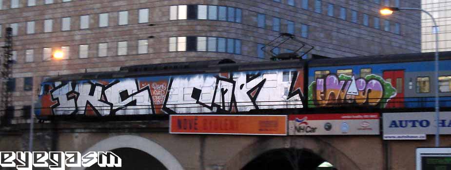 iks-cmr-enjoi-wc01.jpg